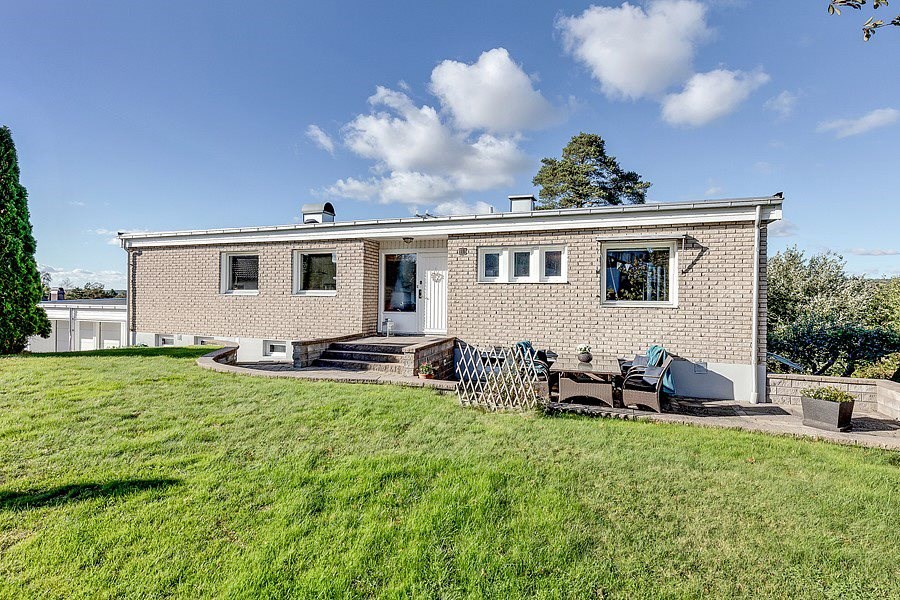 Övre Furuskogsvägen 18
