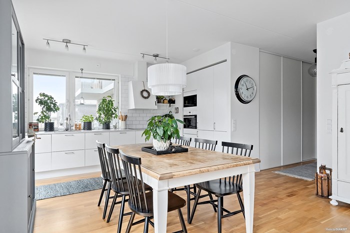 12484156_5-328-16_photo_web